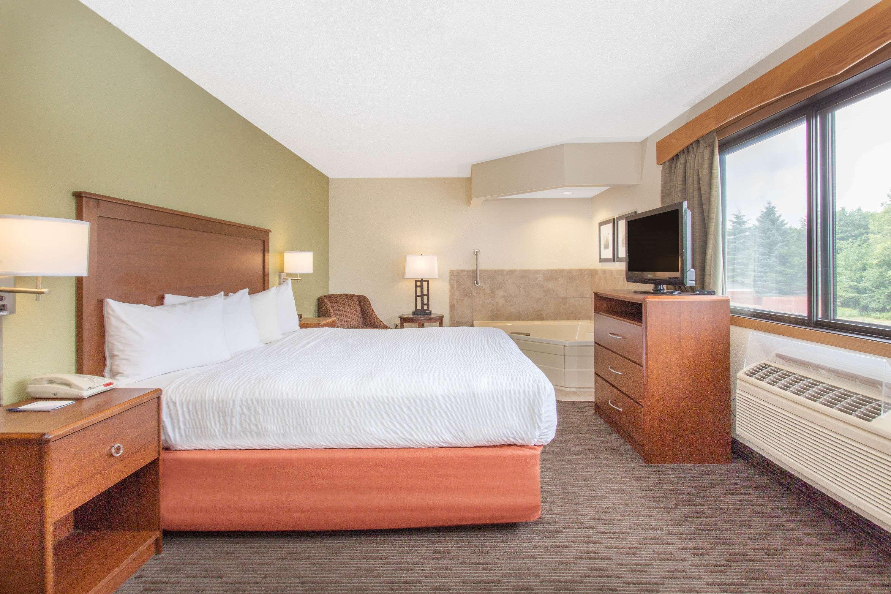 Americinn By Wyndham Calumet Exterior foto